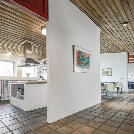 Feriehus Stunning In With Sauna *